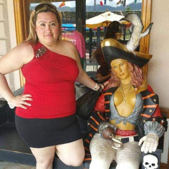 Beautiful Top - Picture 2 of 8